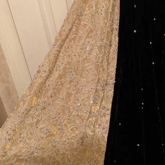 The Crown prom/pageant dress size 4. - Picture 4 of 4